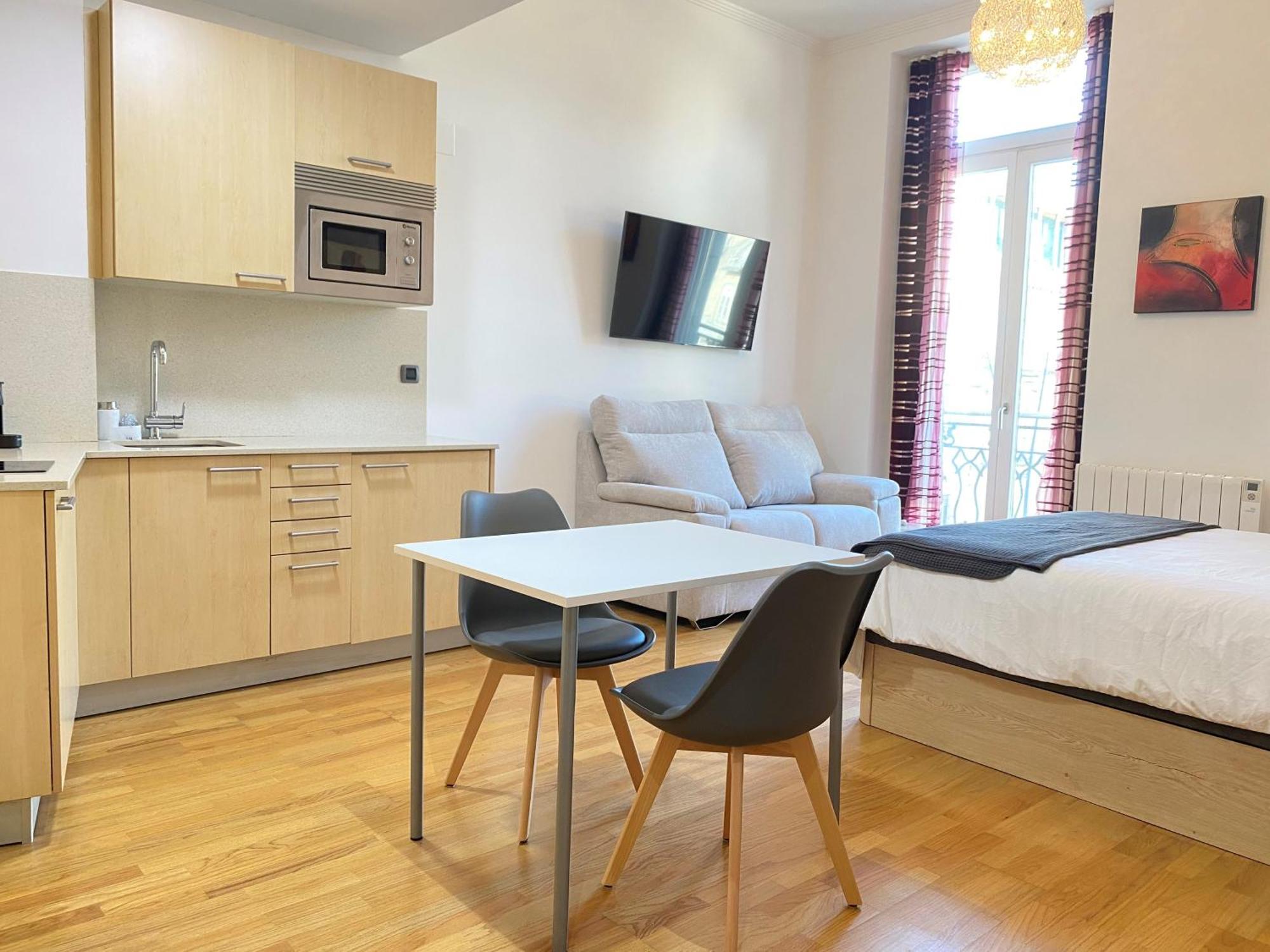 Puerta Del Sol - Centro Apartment